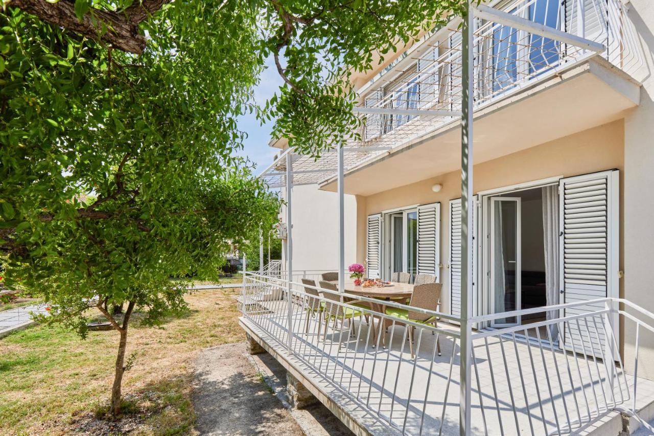 Waikiki Beach House Villa Tivat Exterior photo